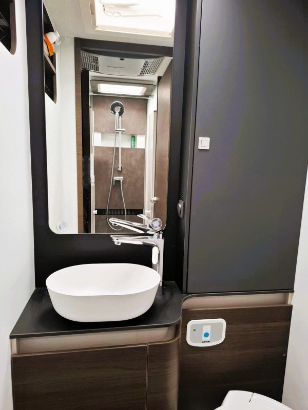 Adria sonic supreme camper AUTOMAAT bouwjaar 2022 - Afbeelding 14