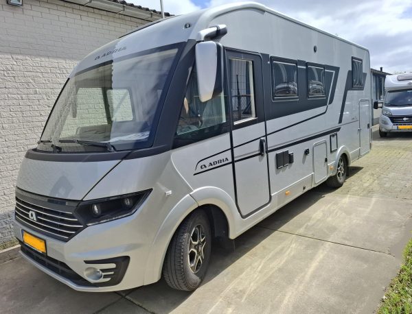 Adria sonic supreme camper AUTOMAAT bouwjaar 2022