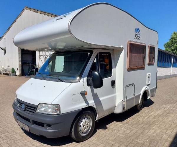 Mooie Knaus sport traveller R08 van 2004