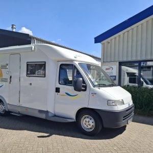 Knaus / Eifelland TI  half intergraal camper van 2002