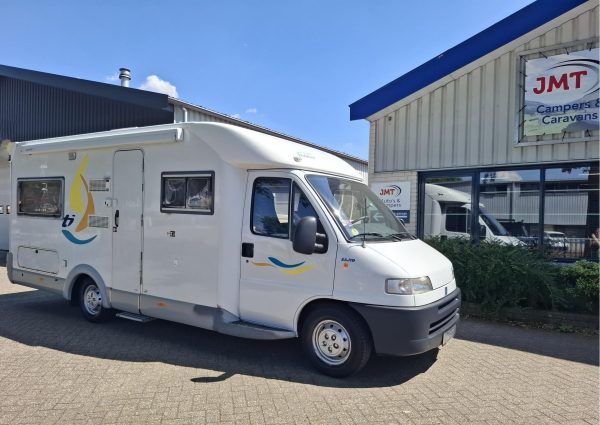 Knaus / Eifelland TI  half intergraal camper van 2002